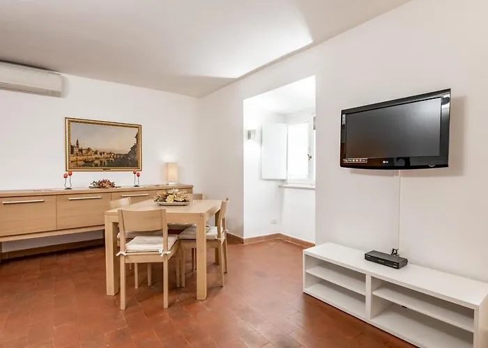 Guesthost - Torre Dei Giudi Apartments