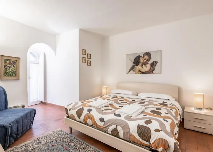 Guesthost - Torre Dei Giudi Apartments